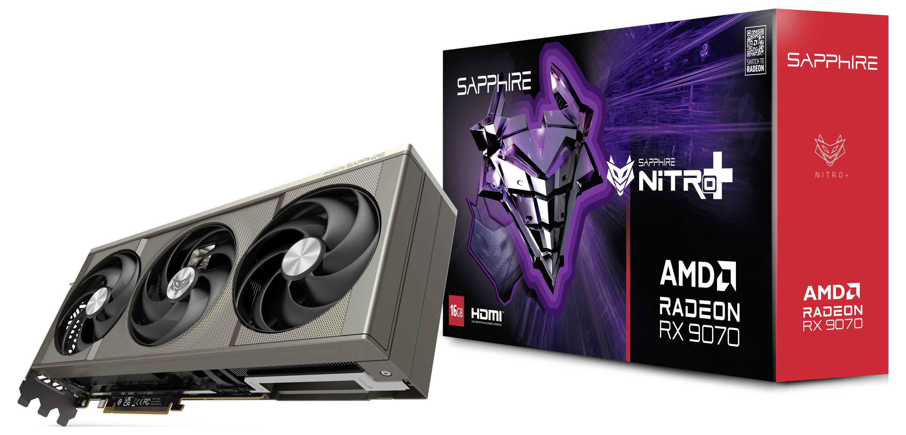 Karta graficzna AMD Radeon RX 7900 z trzema wentylatorami obok opakowania z napisem 'Sapphire Nitro+ AMD Radeon RX 7900'.