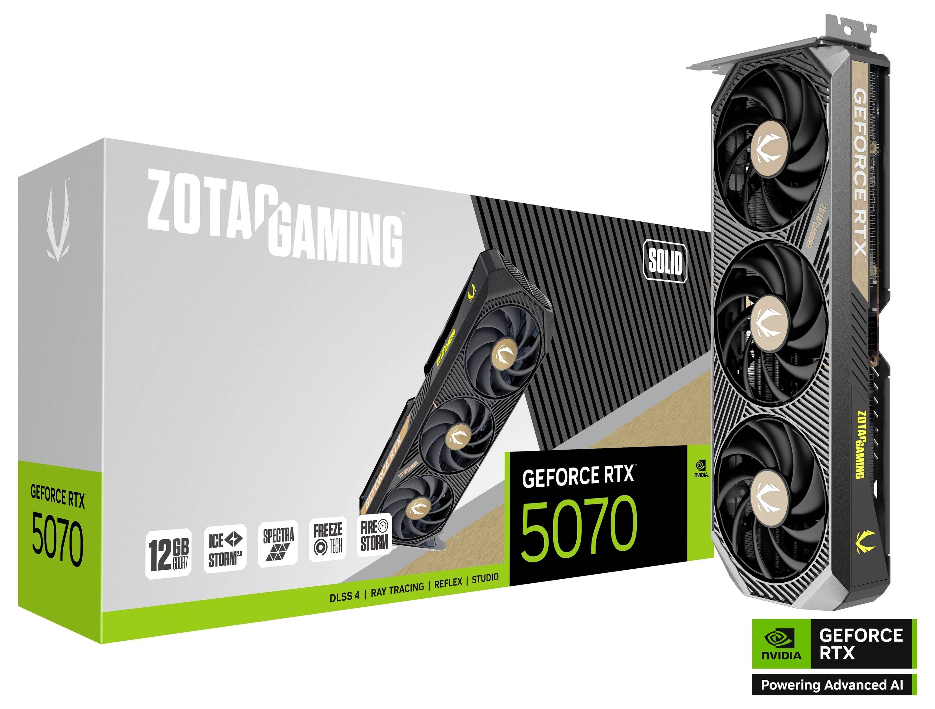 Opakowanie karty graficznej o nazwie 'Zotac Gaming GeForce RTX 5070', 12 GB. Zdjęcie karty z trzema wentylatorami i logo produktu na pudełku.