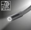 Zbliżenie kamery endoskopowej z elastycznym przewodem, wyposażonej w 8 diod LED, o średnicy 7,9 mm, sfotografowane na szarym tle.