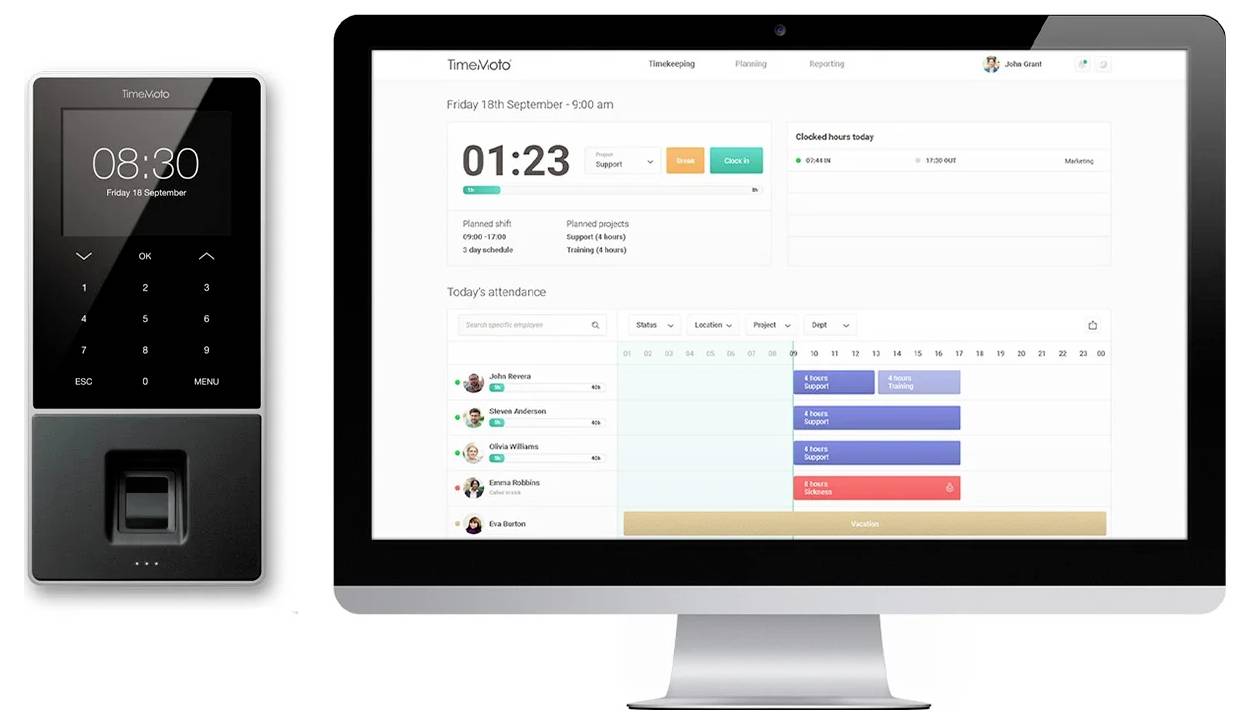 Czarny terminal rejestracji czasu pracy wskazuje godzinę 08:30. Obok znajduje się ekran z oprogramowaniem do ewidencji czasu pracy TimeMoto oraz dzienny widok harmonogramu.