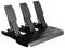 Trzy czarne pedały na platformie, idealne do symulatorów wyścigowych.