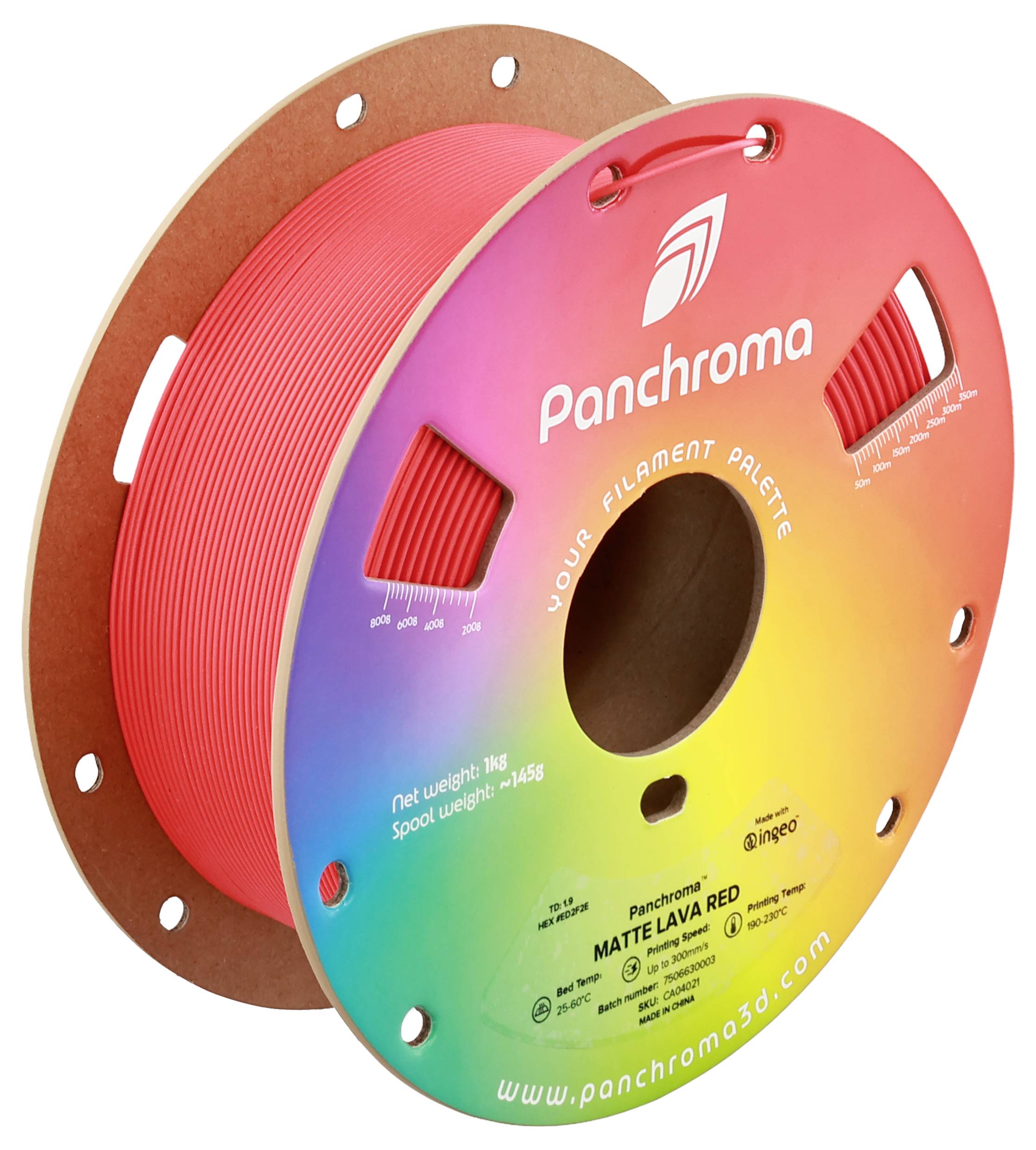 Rolka czerwonego filamentu do drukarki 3D firmy Panchroma na kartonowym rdzeniu szpuli.