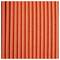 Pomarańczowe, równoległe paski tworzą strukturalny wzór.