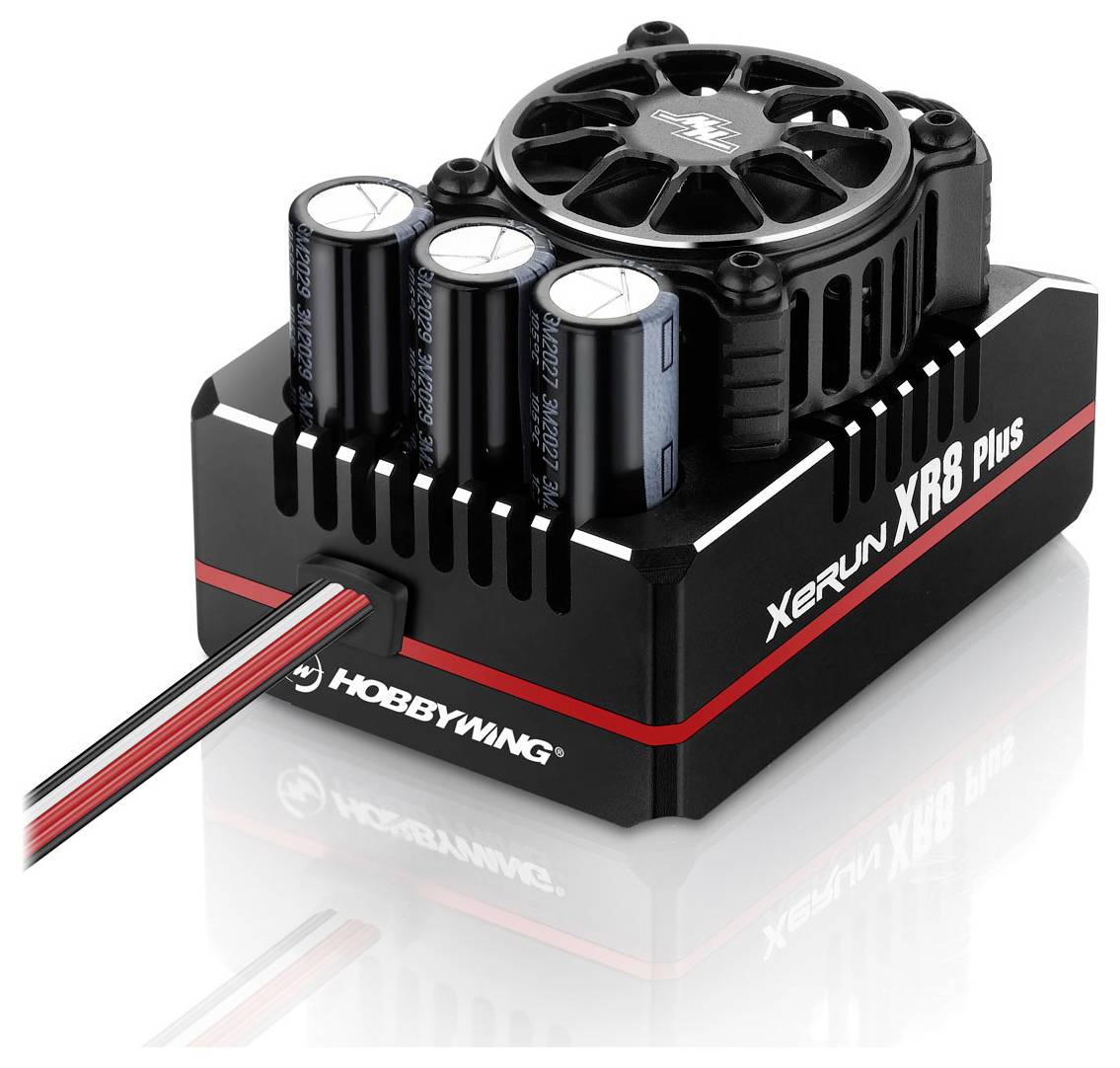 Elektroniczny regulator prędkości do modeli RC z wentylatorem i kondensatorami. Oznaczony jako 'Xerun XR8 Plus' oraz 'Hobbywing'.