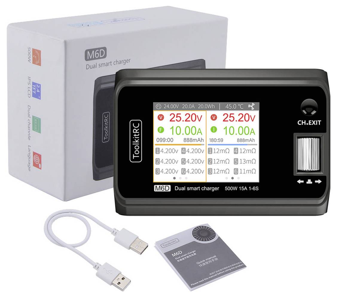 Ładowarka M6D z wyświetlaczem LCD pokazuje napięcie ładowania, natężenie prądu, pojemność i temperaturę. Opakowanie i kabel USB w tle.