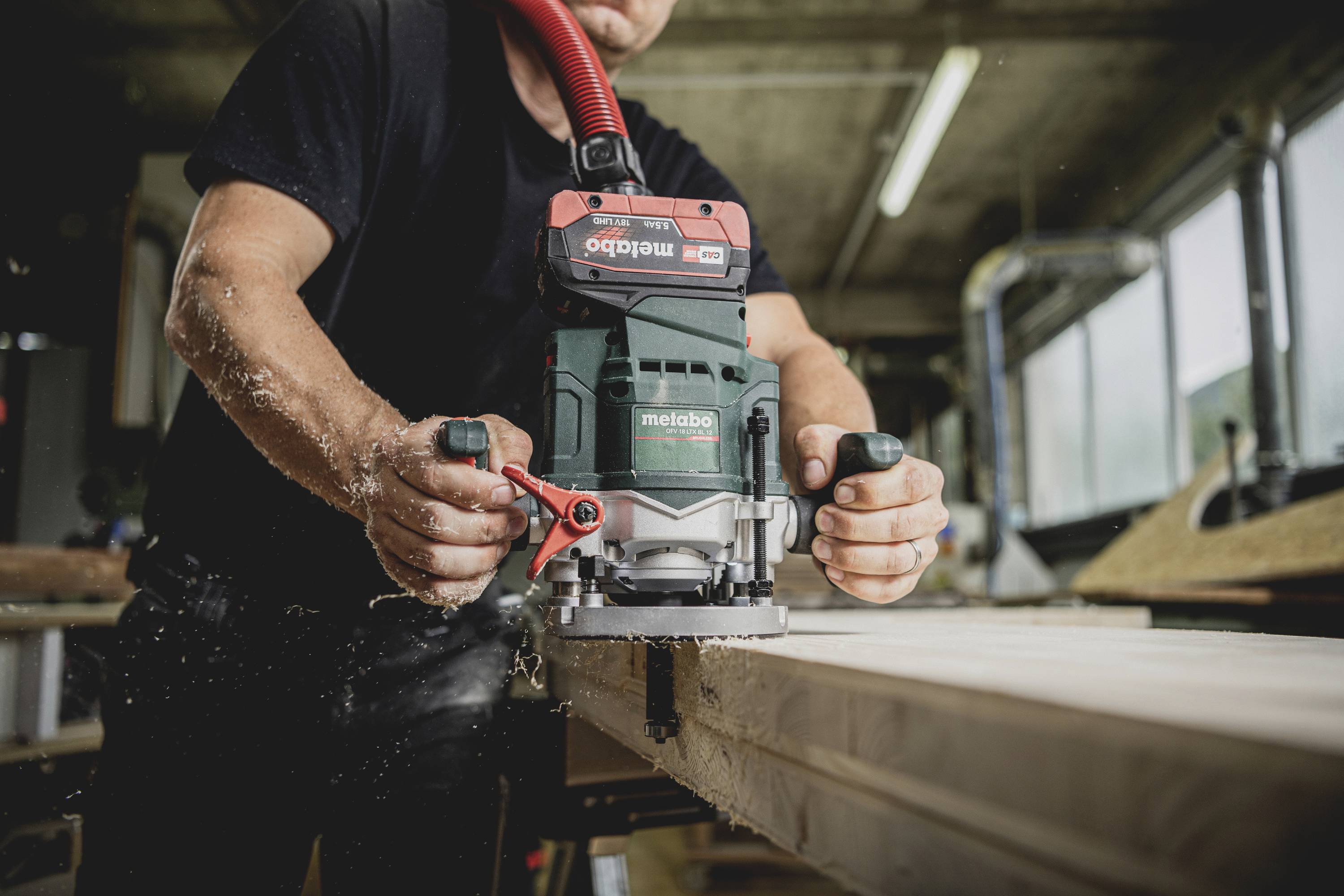 Фрезер Metabo 601743660 OFV 18 LTX BL 12