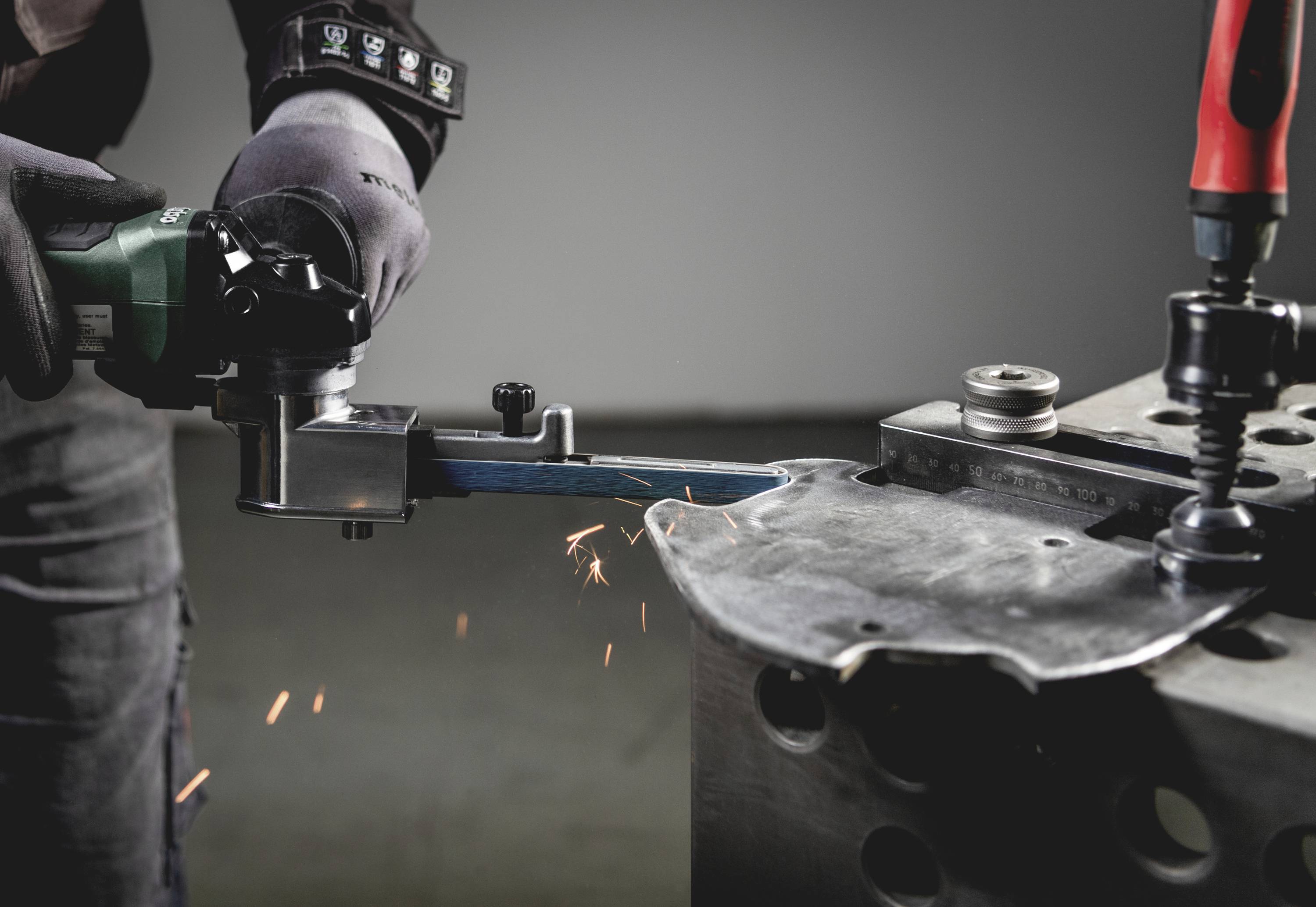 Стрічкова шліфувальна машина для труб Metabo BFVB 18 LTX BL 90 601767840