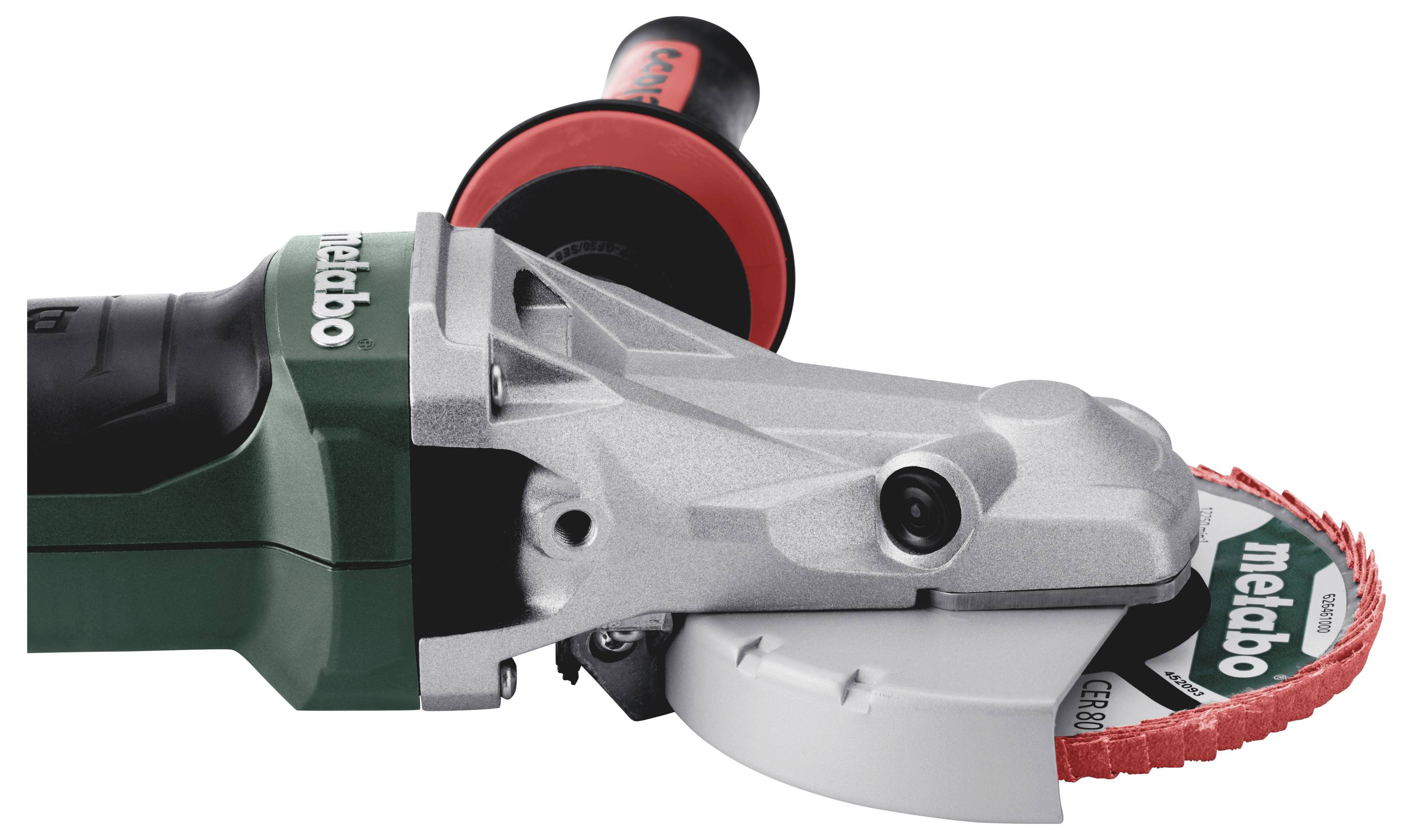 Szlifierka kątowa z tarczą szlifierską i czerwonym dodatkowym uchwytem, wyprodukowana przez Metabo. Urządzenie jest często używane do cięcia i szlifowania.