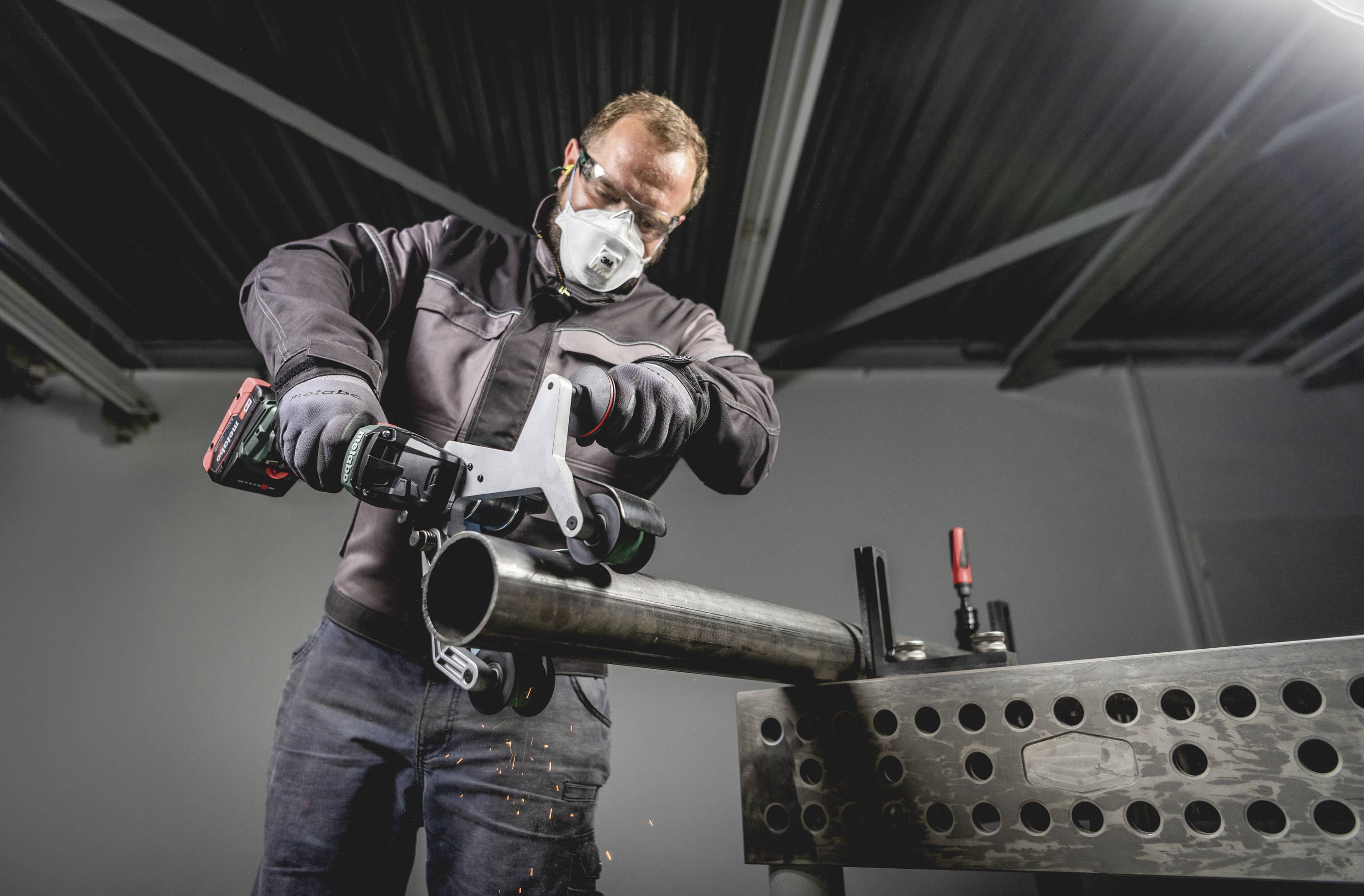 Стрічкова шліфувальна машина для труб Metabo RBVB 18 LTX BL 180 601768840