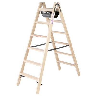 Drabina aluminiowa w kształcie litery A z sześcioma stopniami, solidnej konstrukcji, przeznaczona do użytku wewnętrznego, wyposażona w czarny pas zwiększający stabilność.