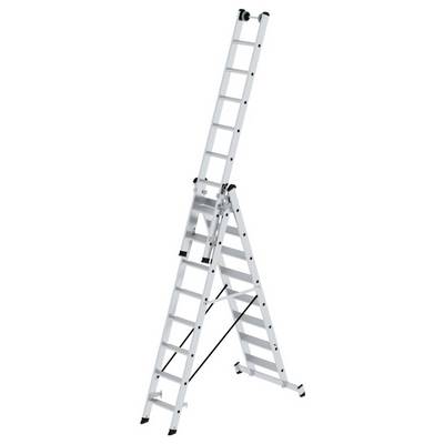 Aluminiowa drabina rozkładana w stylu A-Frame w kolorze srebrnym, stabilnie ustawiona, nadająca się zarówno do prac wewnętrznych, jak i zewnętrznych.