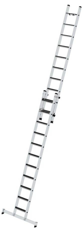 Długa, srebrna aluminiowa drabina z wieloma szczeblami. Drabina jest przedstawiona w pozycji rozłożonej.