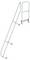 Biała drabina metalowa z poręczą, odpowiednia do zamontowania w miejscach pochyłych, takich jak strych lub platforma.