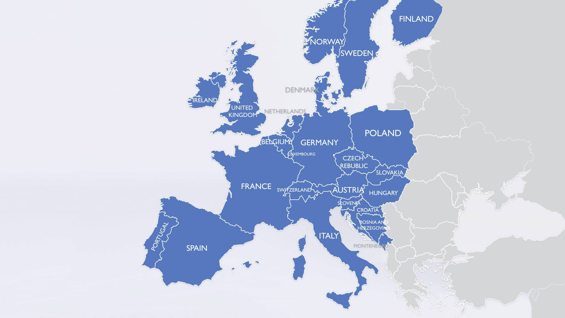 Mapa Europy: Kraje wyróżnione na niebiesko (np. Hiszpania, Francja, Niemcy, Włochy, Polska). Kraje nordyckie i wschodnioeuropejskie są bezbarwne.