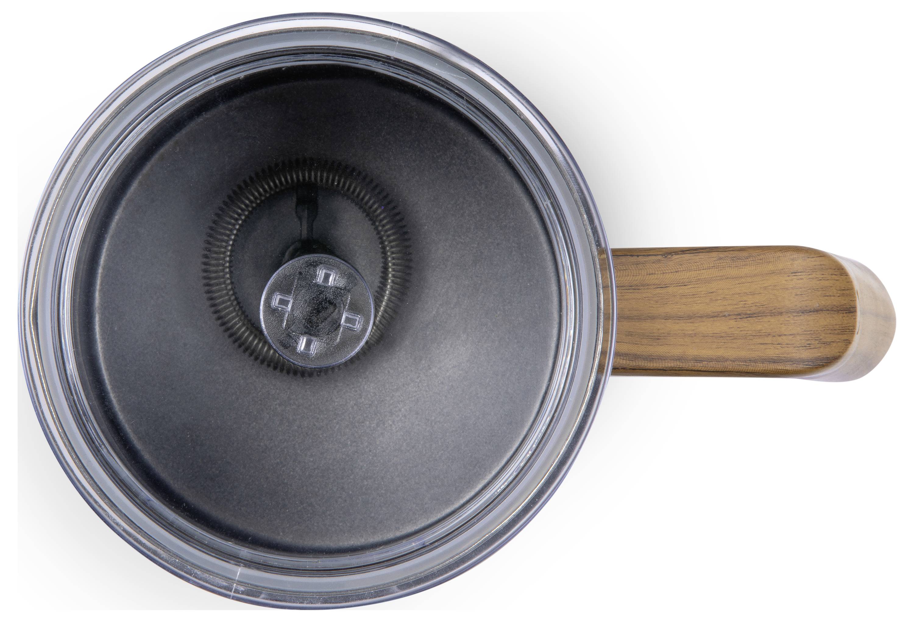 Widok z góry zamkniętej patelni z pokrywką szklaną i drewnianym uchwytem, na białym tle.