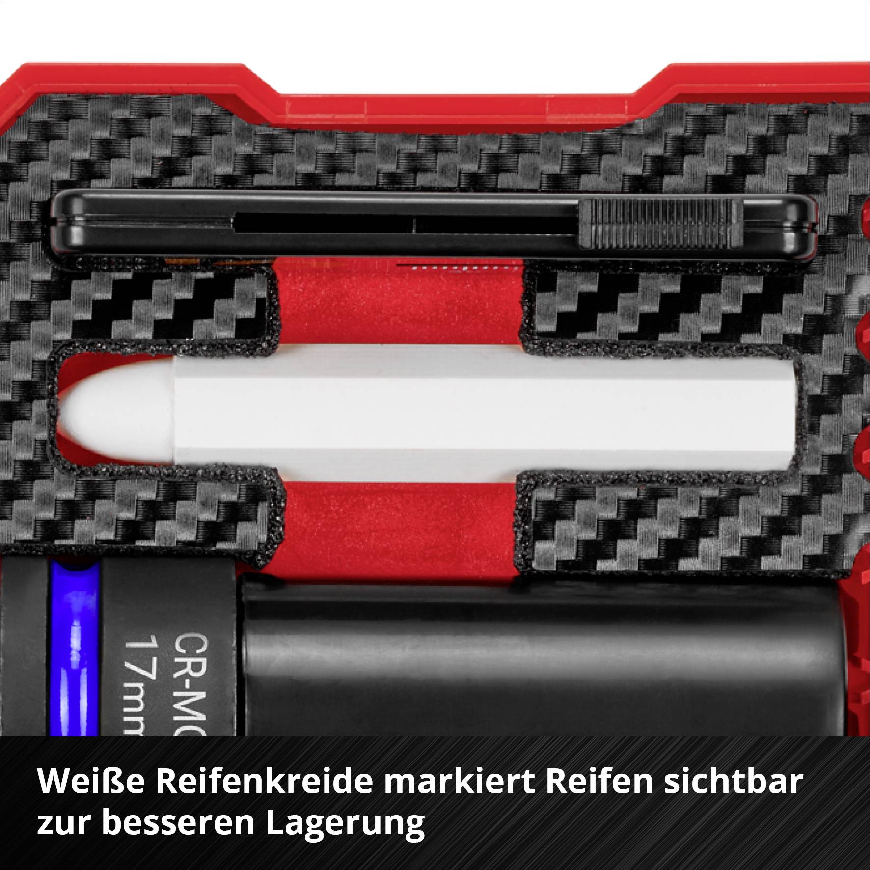 Biała kreda do opon w pianowej wkładce skrzynki narzędziowej, oznaczona napisem "Biała kreda do opon oznacza opony w widoczny sposób dla lepszego przechowywania".