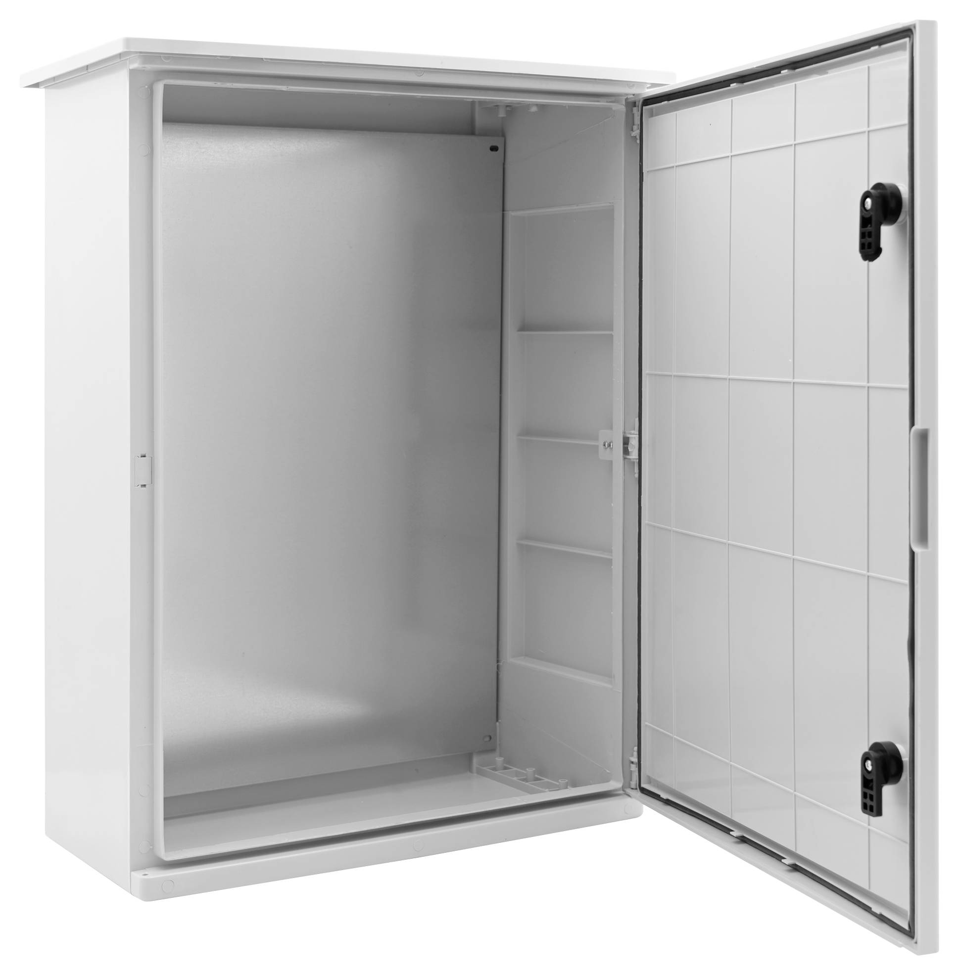 Pusty, otwarty metalowy schowek w kolorze białym, sfotografowany od wewnątrz z otwartymi drzwiami. Odpowiedni do przechowywania lub instalacji urządzeń.