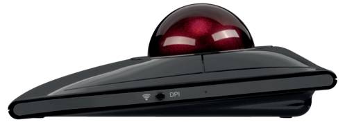 Ergonomiczny trackball w błyszczącym czarnym kolorze z czerwoną kulką, odpowiedni do wyposażenia biurowego.