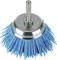 Szczotka metalowa z niebieskim włosiem z tworzywa sztucznego, odpowiednia do prac czyszczących lub polerskich.