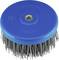Niebieska szczotka okrągła z szarymi włoskami i metalowym gwintem pośrodku. Napis u góry: 'nmax. 2500 obr./min' oraz 'EN 1083-2'.