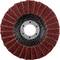 Tarcza ścierna w kolorach czerwonym i czarnym z koncentrycznymi warstwami, odpowiednia do prac metalowych i drewnianych.