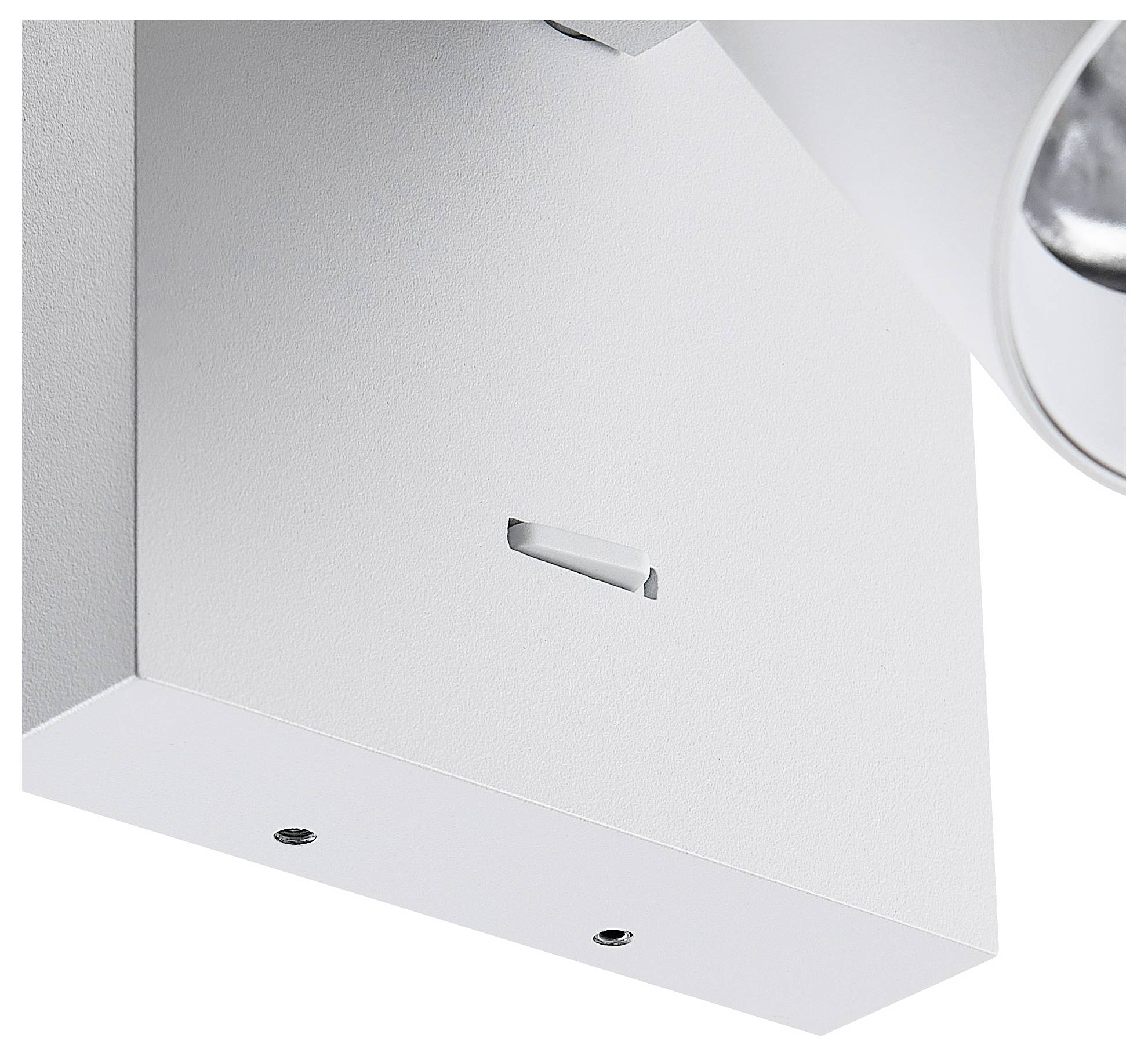 Biała lampa ścienna z kwadratową obudową i okrągłą, regulowaną oprawą, idealna do nowoczesnych wnętrz.