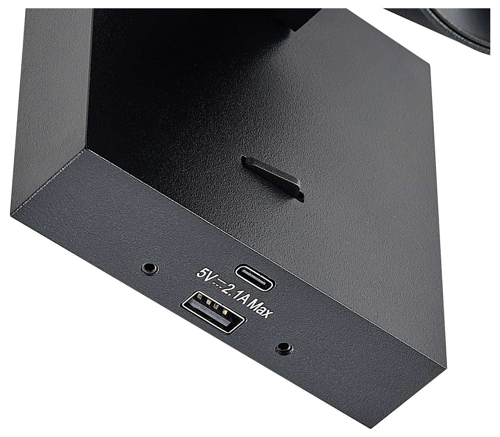 Czarne urządzenie elektroniczne z gniazdem USB-C oraz gniazdem USB oznaczonym napisem '5V⎓2.1A Max'.