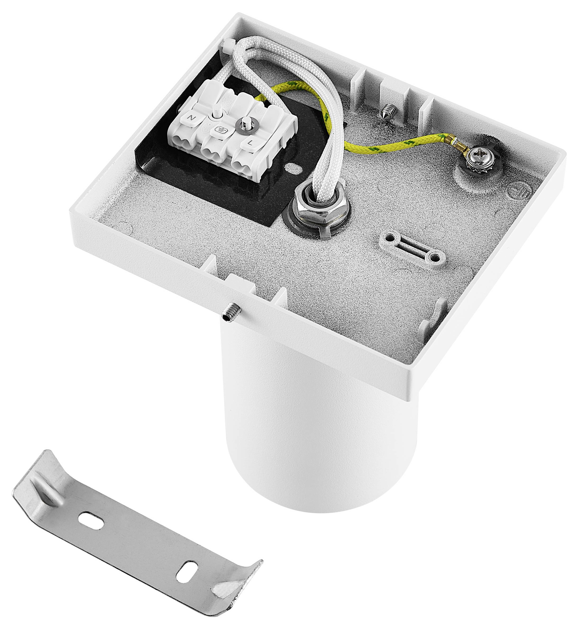 Białe elektryczne pudełko przyłączeniowe z otwartą pokrywą. Obok leży metalowy klips. Wewnątrz jest podłączony przewód.