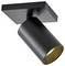 Czarny plafon sufitowy o cylindrycznym kształcie, z kierunkowym strumieniem świetlnym i kwadratową podstawą. Idealny do precyzyjnego oświetlenia pomieszczenia.