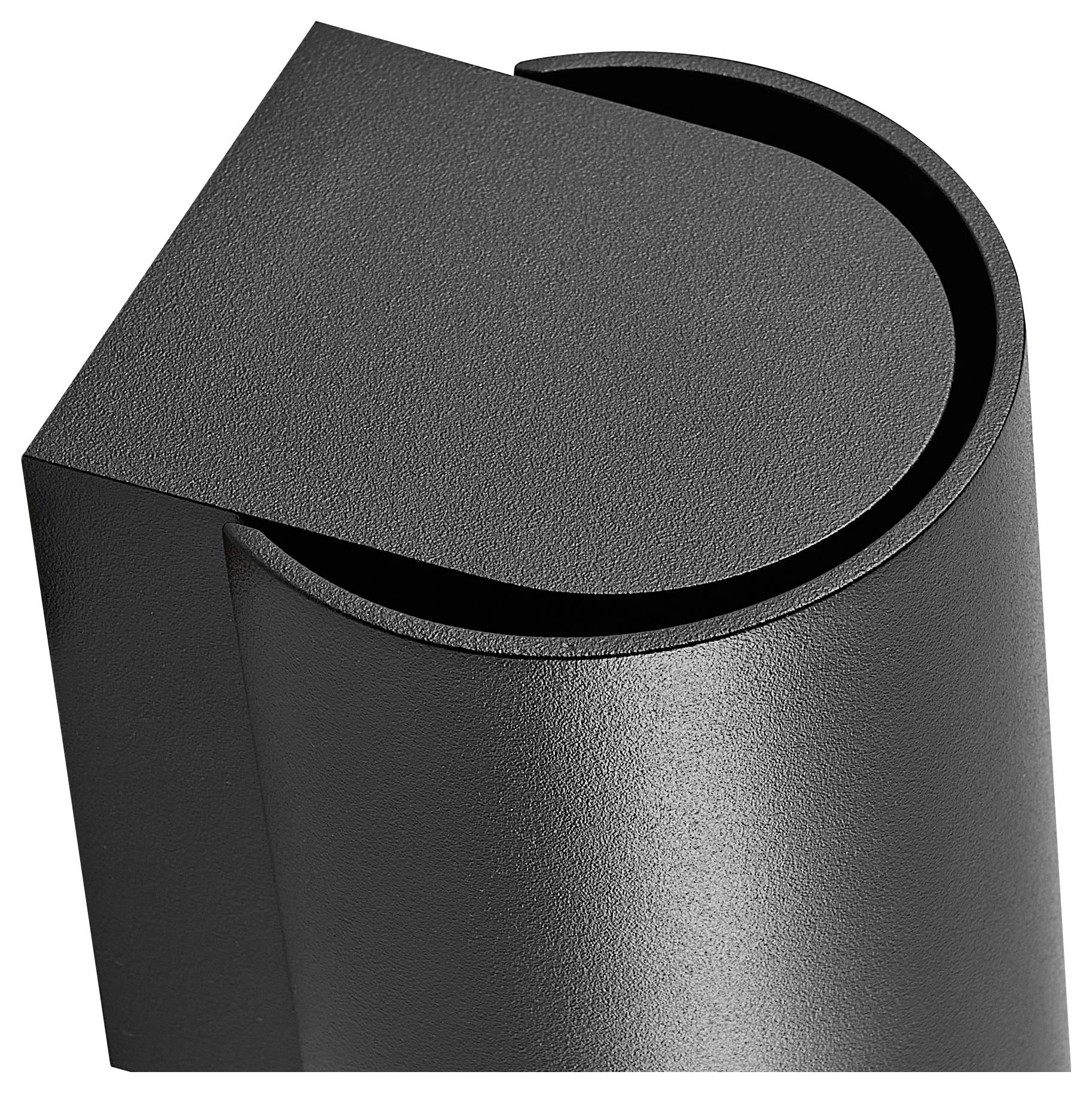 Czarna, cylindryczna lampa z półkolistym detalem na górnej części, sugerująca nowoczesny design.