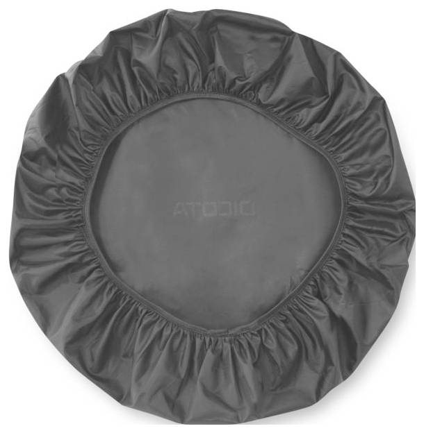 Okrągła, czarna czapka prysznicowa wykonana z gładkiego, błyszczącego materiału z elastyczną krawędzią.