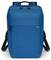 Niebieski plecak z czarnymi paskami, dwiema kieszeniami bocznymi i uchwytem na górze. Na przedniej stronie znajduje się małe logo.