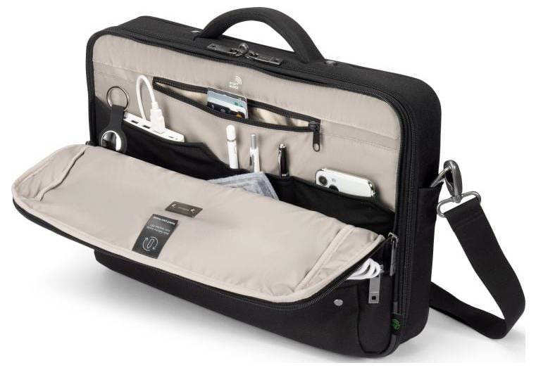 Otwarta czarna teczka z wieloma przegrodami, zawierająca różne przedmioty, takie jak długopisy, kabel ładujący i smartfon.