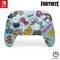 Kolorowy kontroler Nintendo Switch z motywami z gry 'Fortnite', ozdobiony naklejkami, w tym 'Victory Royale' i bananem. W prawym górnym rogu napis 'Fortnite'.