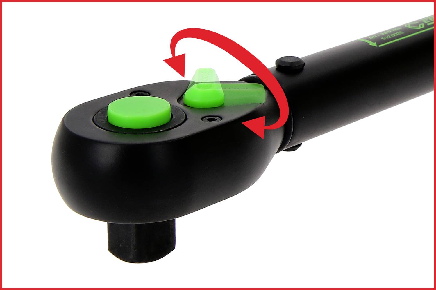 Głowica klucza dynamometrycznego z zielonym pokrętłem regulacyjnym i strzałkami wskazującymi kierunek obrotu umożliwia dostosowanie momentu obrotowego.