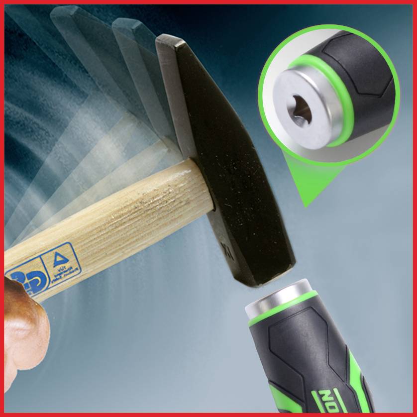 Wkrętak z ergonomicznym uchwytem w kolorze czarno-zielonym i srebrnym ostrzem. Na ostrzu widnieje napis 'Chrome Vanadium'. Odpowiedni do prac rzemieślniczych.