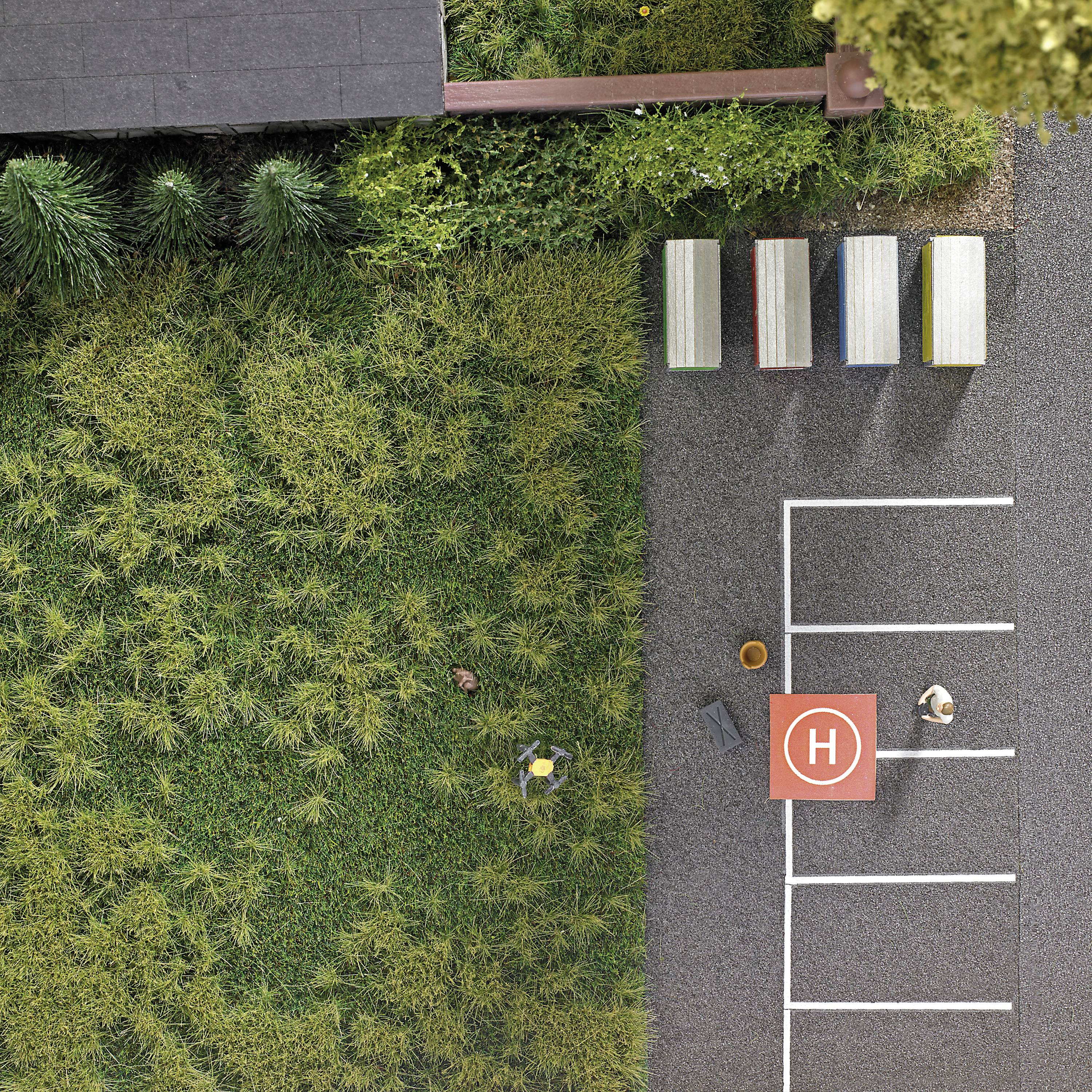 Комплект для складання Busch H0 Fawn Rescue Action Set