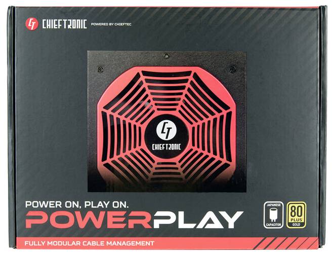 Opakowanie zasilacza Chiefronic z czerwonymi akcentami. Tekst: 'Włącz, graj dalej. Powerplay.' Informacje o modularnym złączu przewodów i certyfikacie 80 Plus Gold.