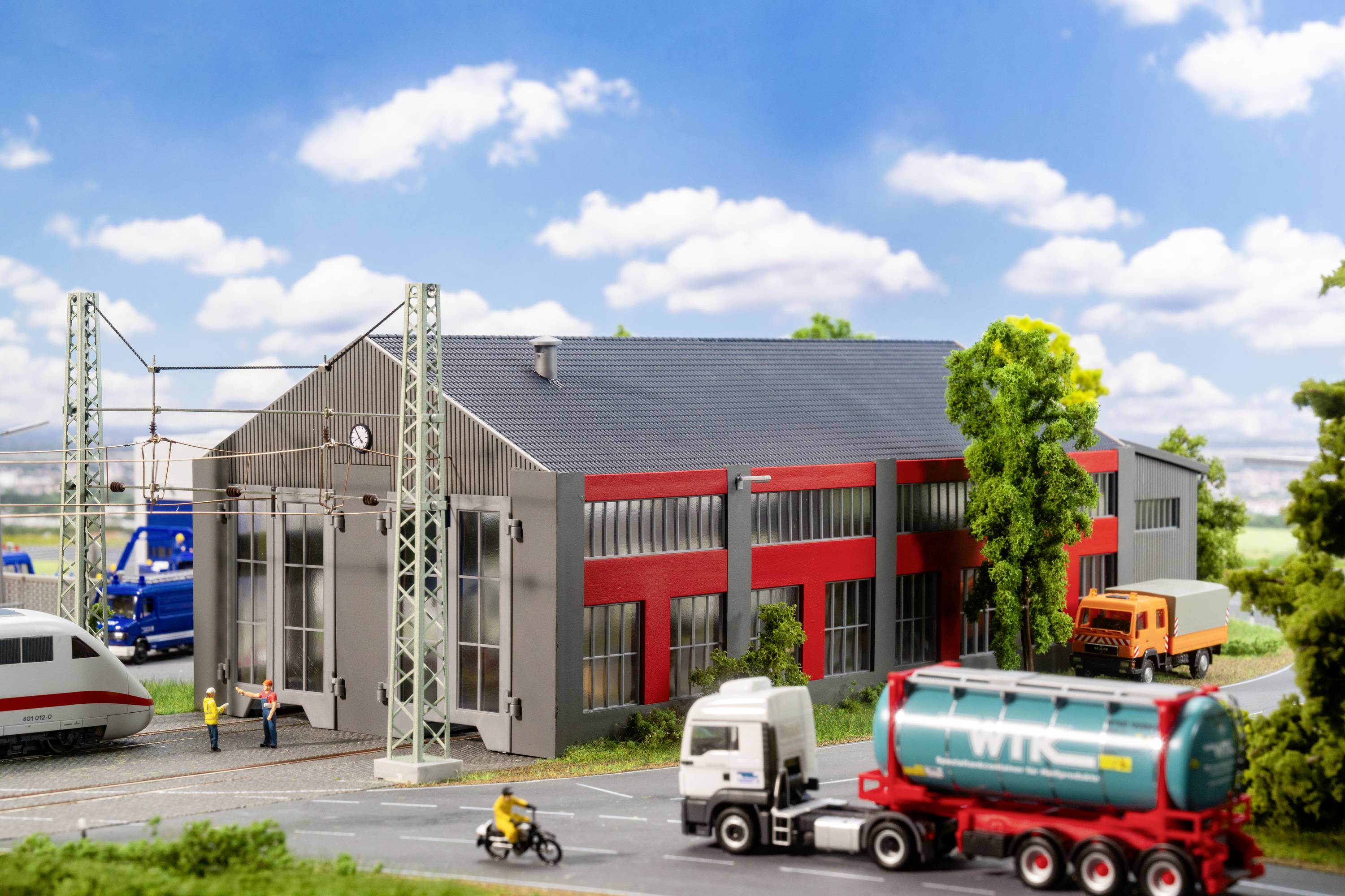 Депо для електровоза Faller 120079 H0, 2-станційне, 1 шт.