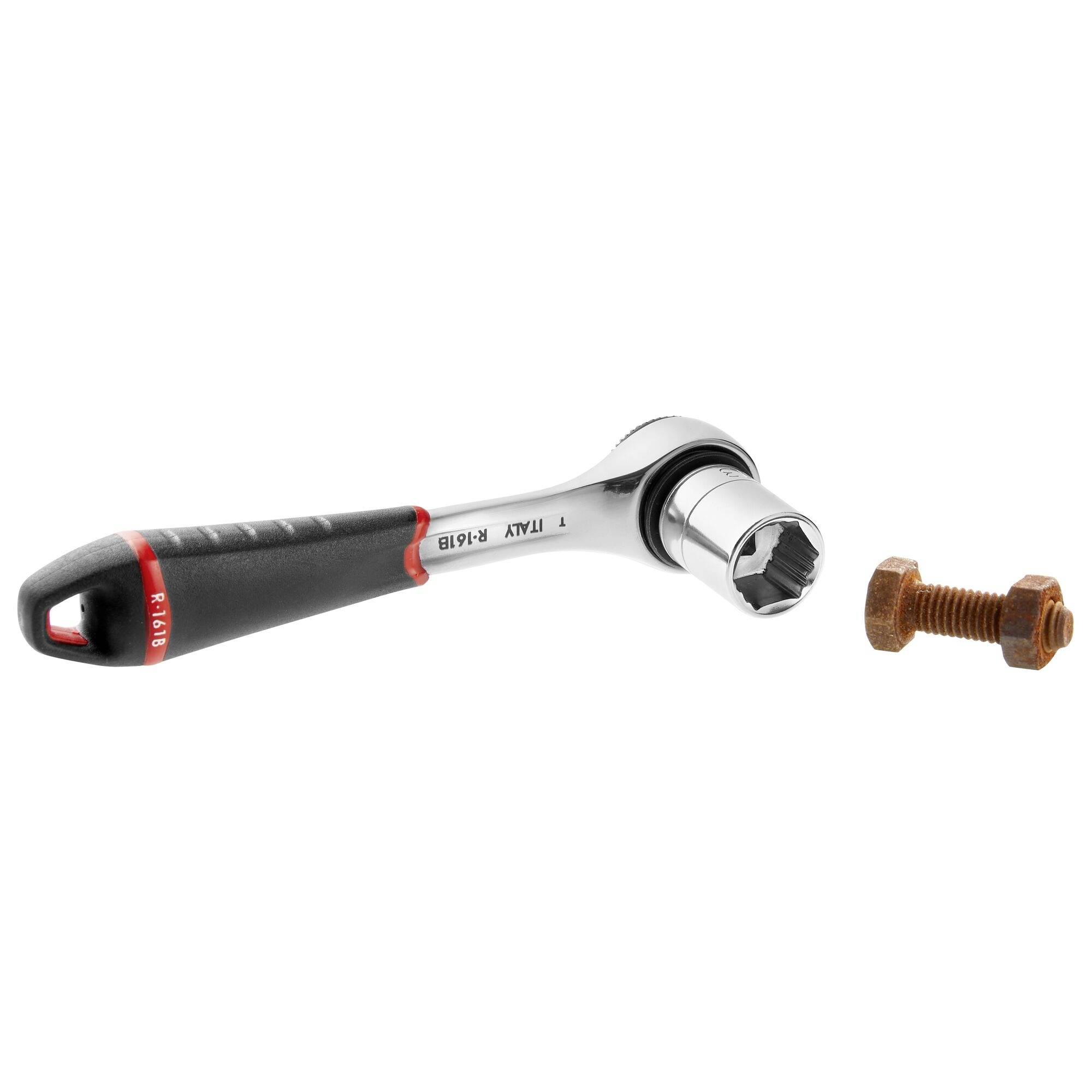 'Klucz z gumowaną rękojeścią i regulowaną głowicą obok zardzewiałej śruby z nakrętką. Odpowiedni do prac naprawczych.'