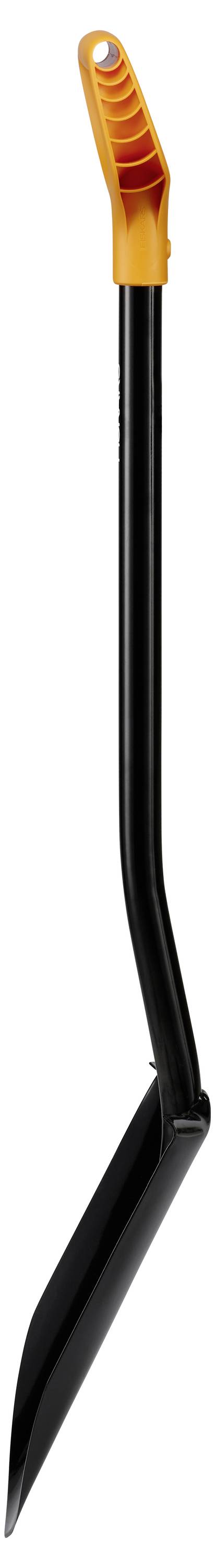 Pojedyncze narzędzie ogrodnicze z pomarańczowo-czarnym uchwytem i ostrzem metalowym, przydatne do kopania lub wyrywania chwastów.