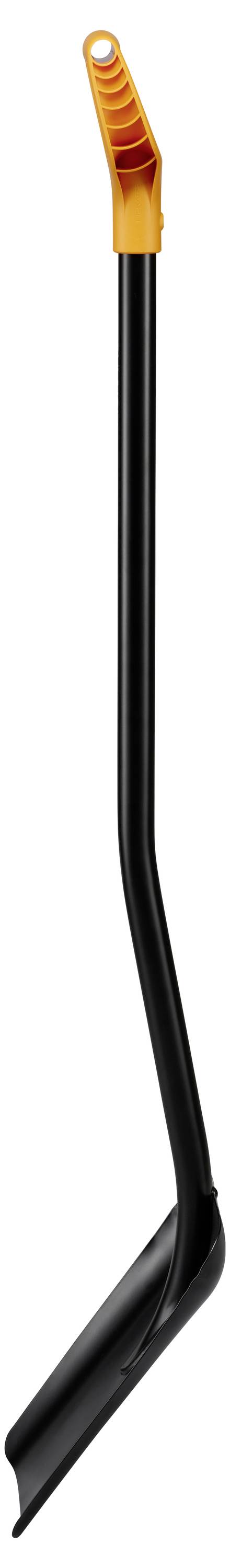 Czarny odśnieżacz z zakrzywionym uchwytem i jaskrawopomarańczowym zakończeniem, zaprojektowany do usuwania śniegu z dachów.