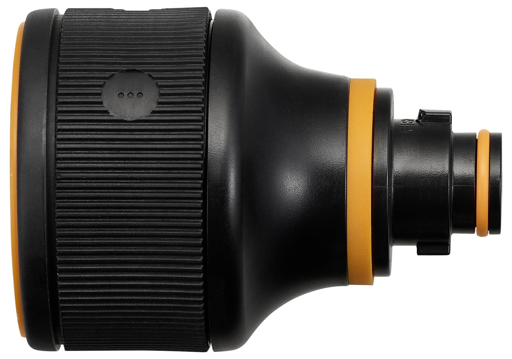 Czarny, żebrowany element łączący z pomarańczowymi akcentami, prawdopodobnie przeznaczony do węży ogrodowych lub systemów nawadniających.