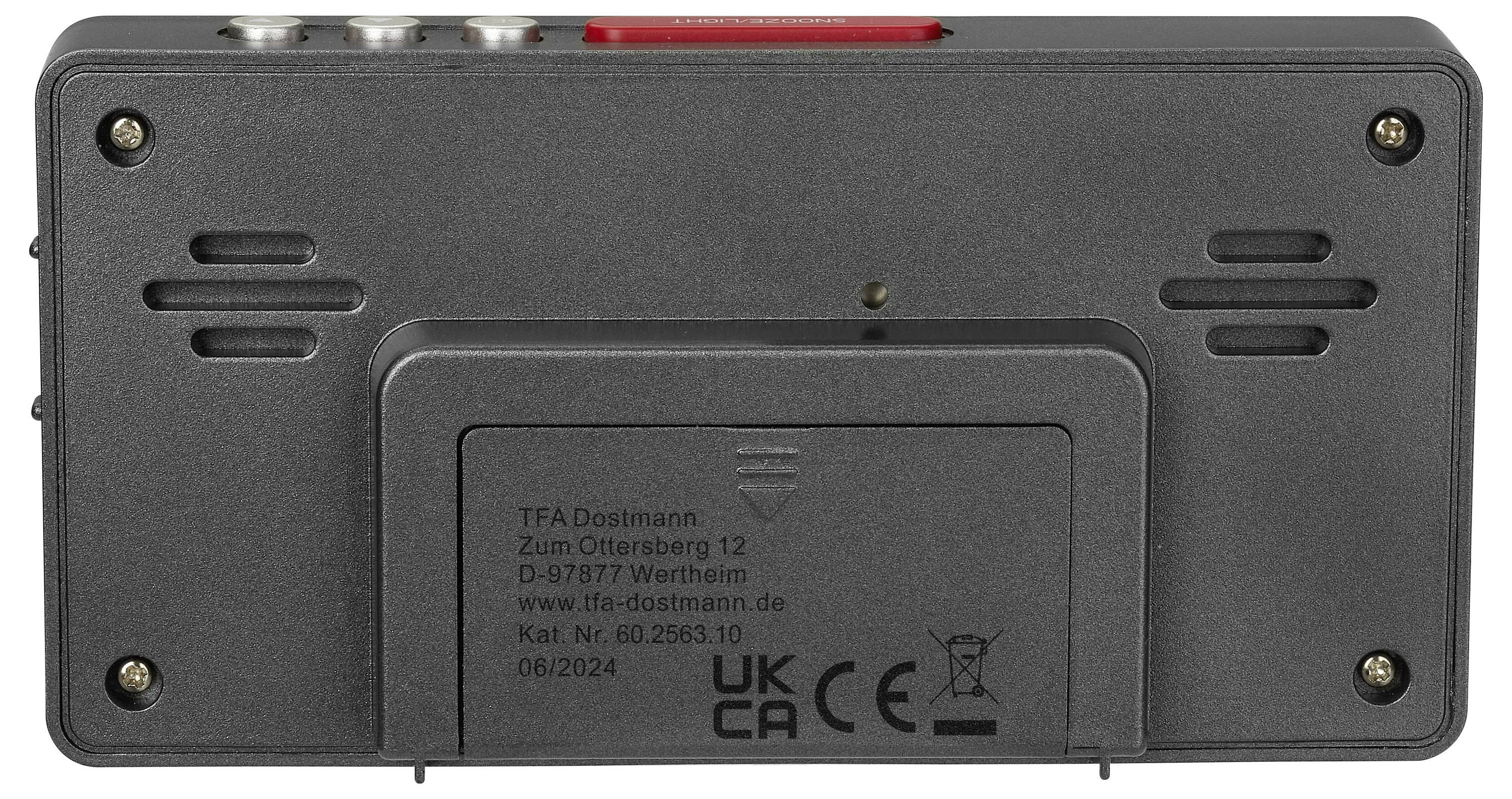 Tył urządzenia z gniazdami przyłączeniowymi u góry i informacjami o firmie u dołu.