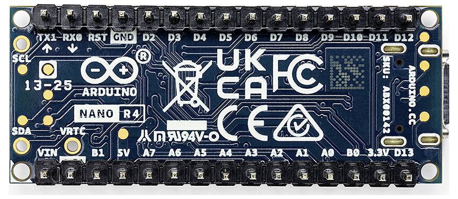 Płytka mikrokontroleera z napisem 'Arduino Nano R4', różnymi złączami oraz logo dopuszczeń do użytku.