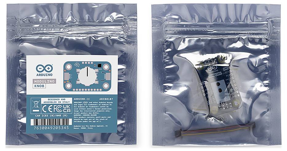 Moduł Arduino w plastikowym opakowaniu. Z przodu: etykieta z nazwą marki i specyfikacjami. Z tyłu: widoczne elementy elektroniczne.