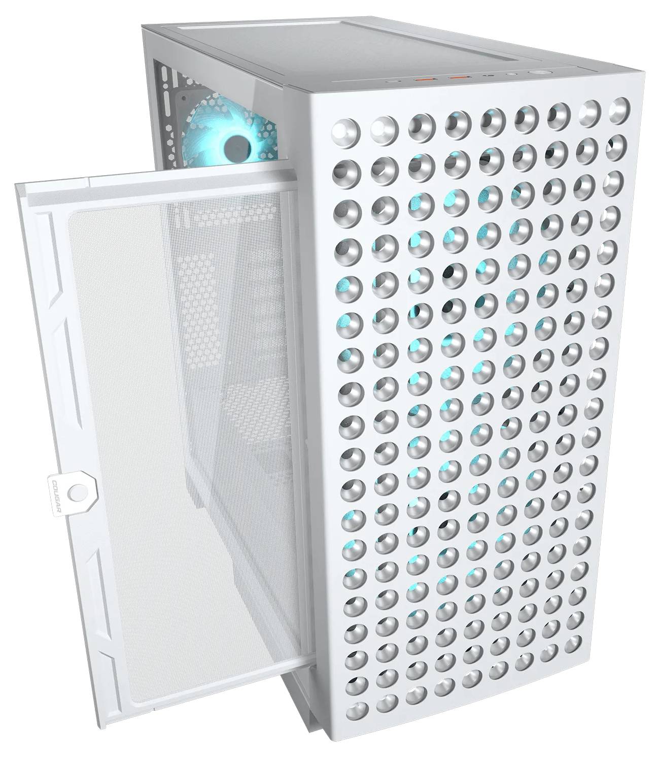Biała obudowa komputera z dziurkowanym panelem przednim, na którym widoczne są okrągłe otwory, a przez uchylone boczne drzwiczki widać świecący niebieski wentylator wewnątrz.