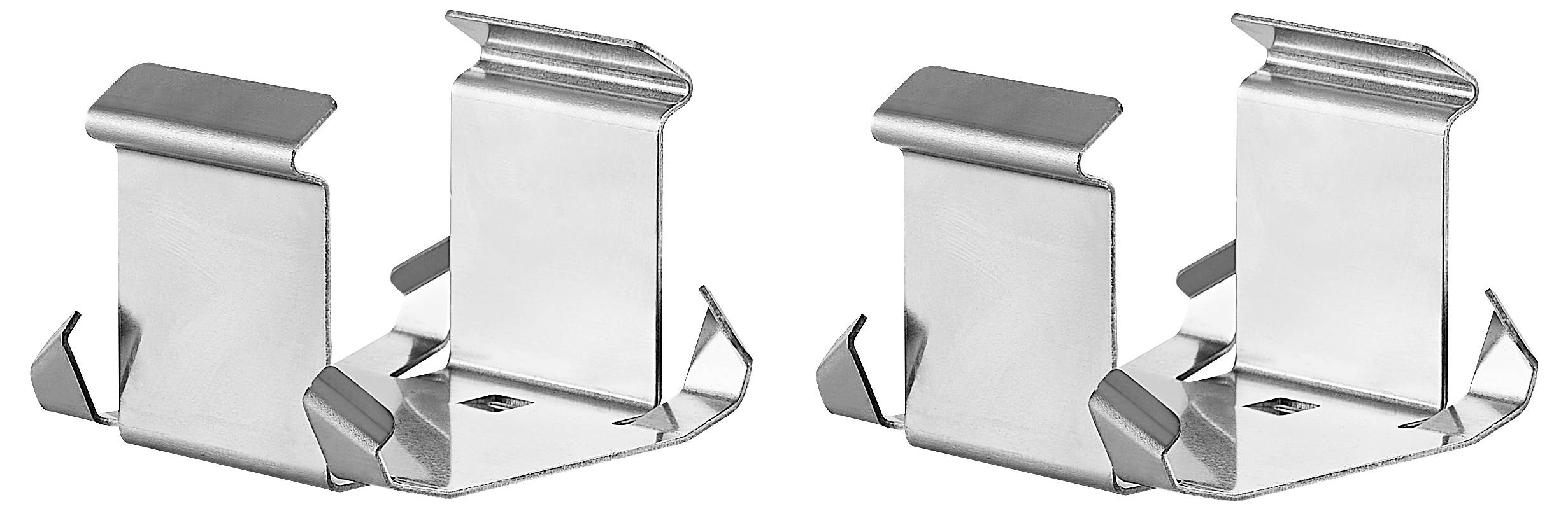 Dwie srebrne metalowe spinacze o prostokątnym kształcie i wygiętych końcach na białym tle. Są ułożone obok siebie.