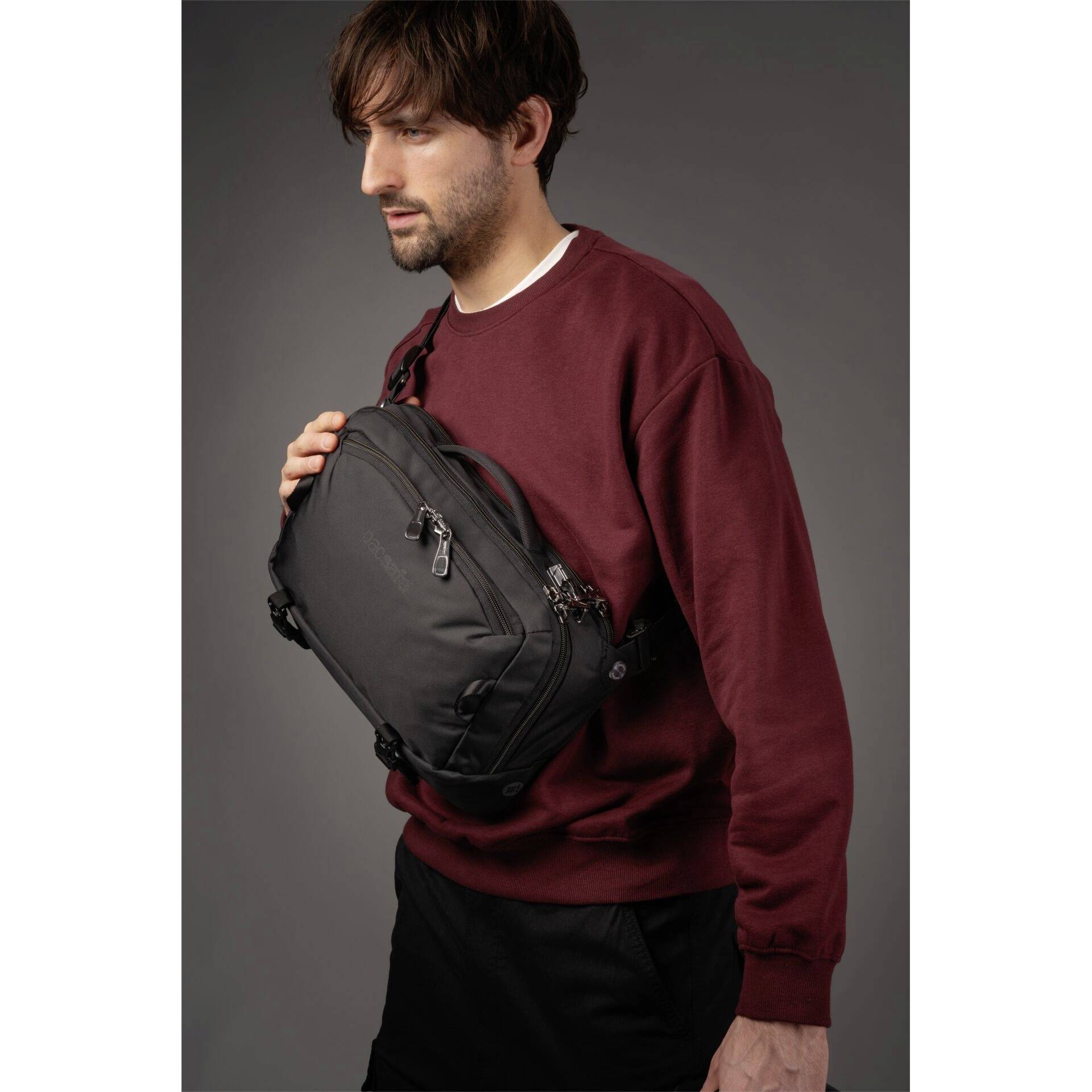 Torba na laptopa Pacsafe EXP 12 Sling 60311100, 33,0 cm (13") , (S x W x G) 36.5 x 24.5 x 11 cm, czarny-13