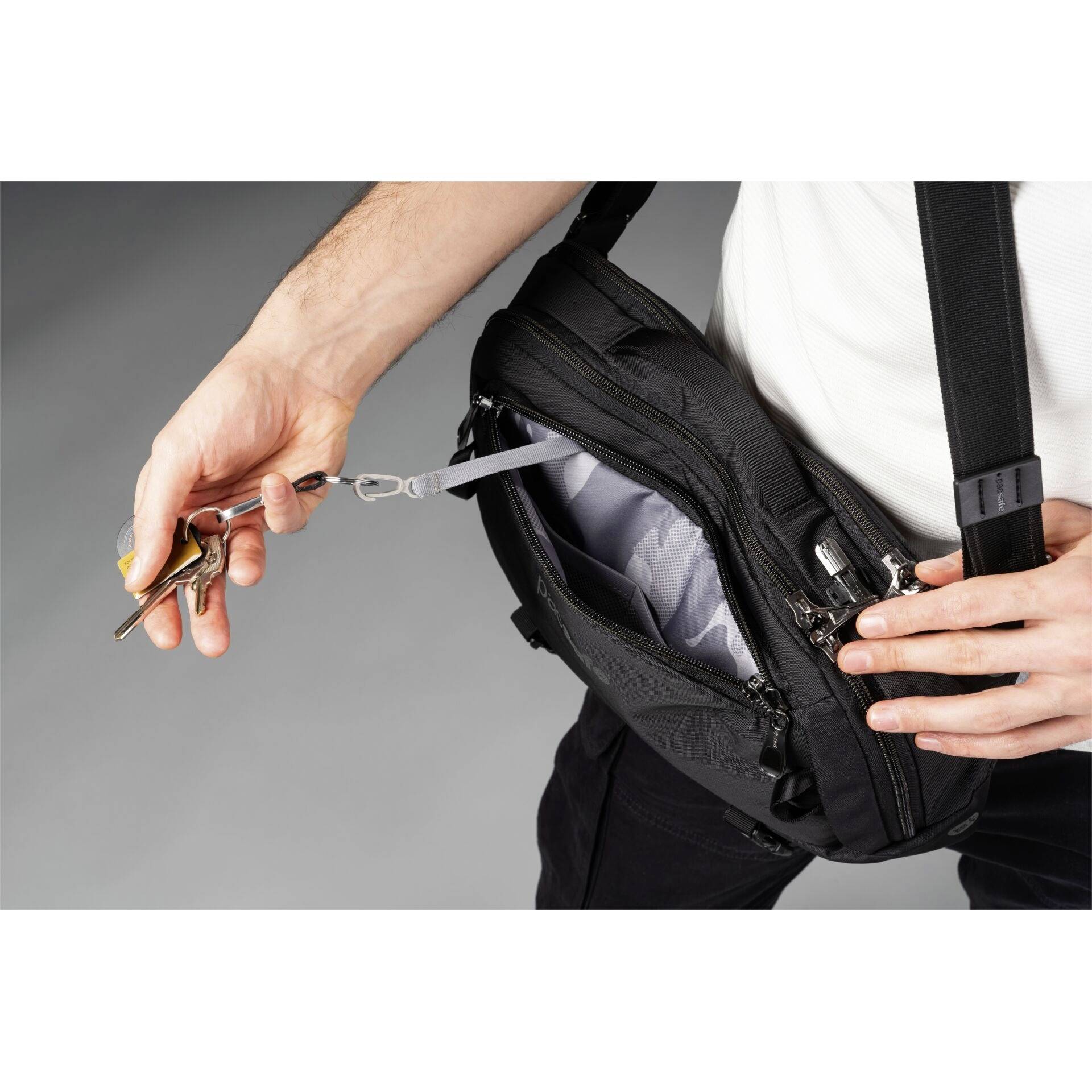 Torba na laptopa Pacsafe EXP 12 Sling 60311100, 33,0 cm (13") , (S x W x G) 36.5 x 24.5 x 11 cm, czarny-16